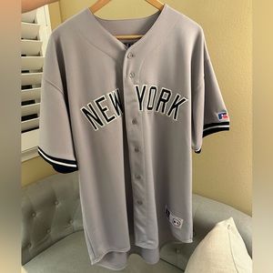 VINTAGE Grey New York Yankees Russell Athletic Away Jersey - Size XXL